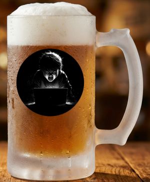 Půllitr skleněný 500 ml. s motivem Dítě a PC, matné sklo