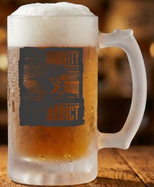 Půllitr skleněný 500 ml. s motivem Gravity Addict, černý tisk, matné sklo